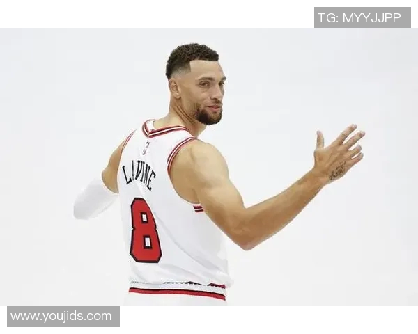 效率挺高！拉文第一节三分3中2砍下8分3助攻 正负值+8